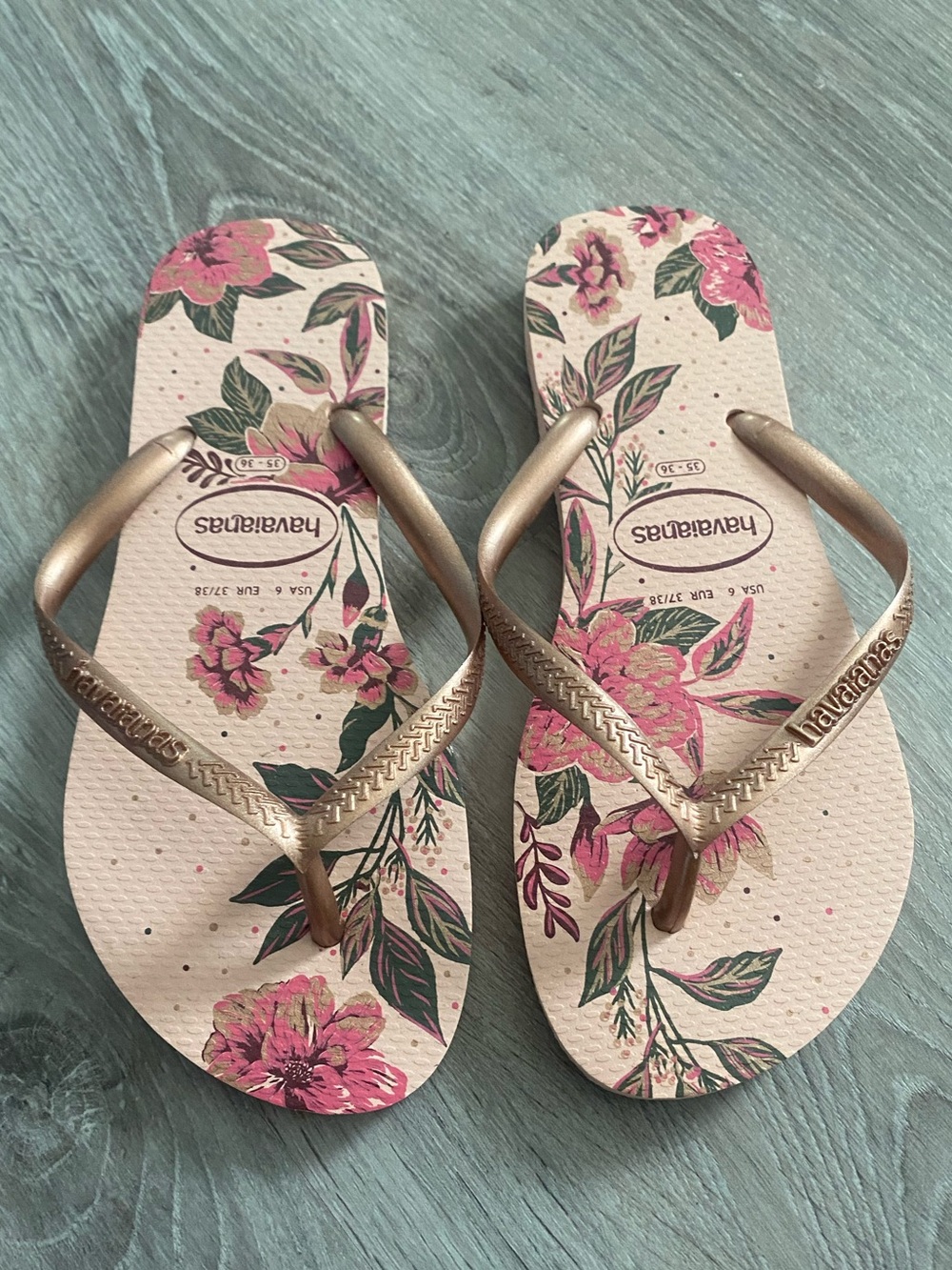 Havaianas Women’s Pink Floral Sandals with Metallic Gold Straps